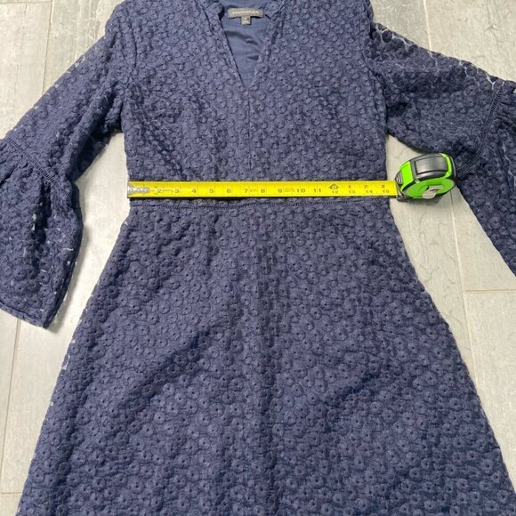 Banana Republic Floral Pinwheel Embroidered Lace Bell Sleeve Dress Navy Size 6 - Picture 9 of 13